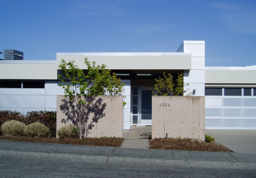 Modern Cougar Mountain Residence